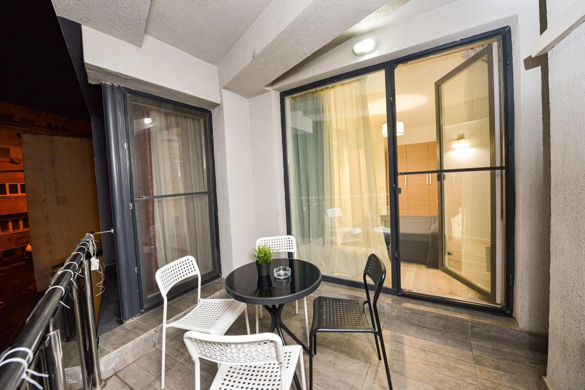 Dracula Adventure Tours Accommodation Βουκουρέστι Εξωτερικό φωτογραφία