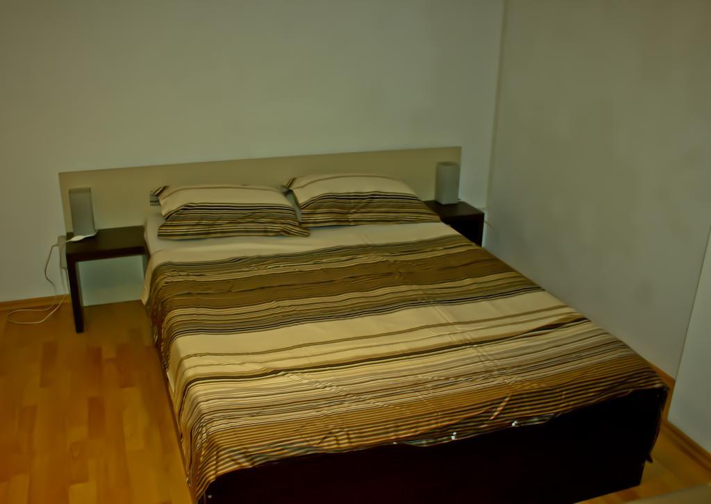 Dracula Adventure Tours Accommodation Βουκουρέστι Εξωτερικό φωτογραφία